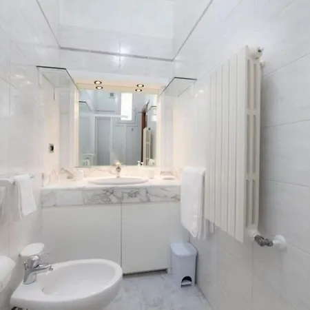 Leonardo Con Piscina Privata